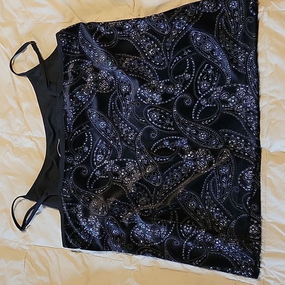 Chico's women's Black shimmer camisol w/built-in bra & adjustable straps Size 3 - Picture 9 of 12